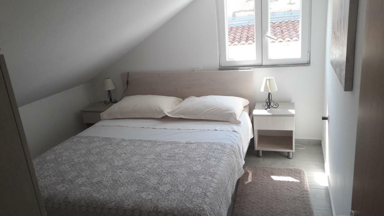 Apartmani Zilic Dugi Rat Exteriör bild