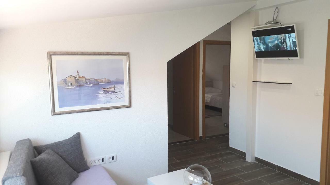 Apartmani Zilic Dugi Rat Exteriör bild