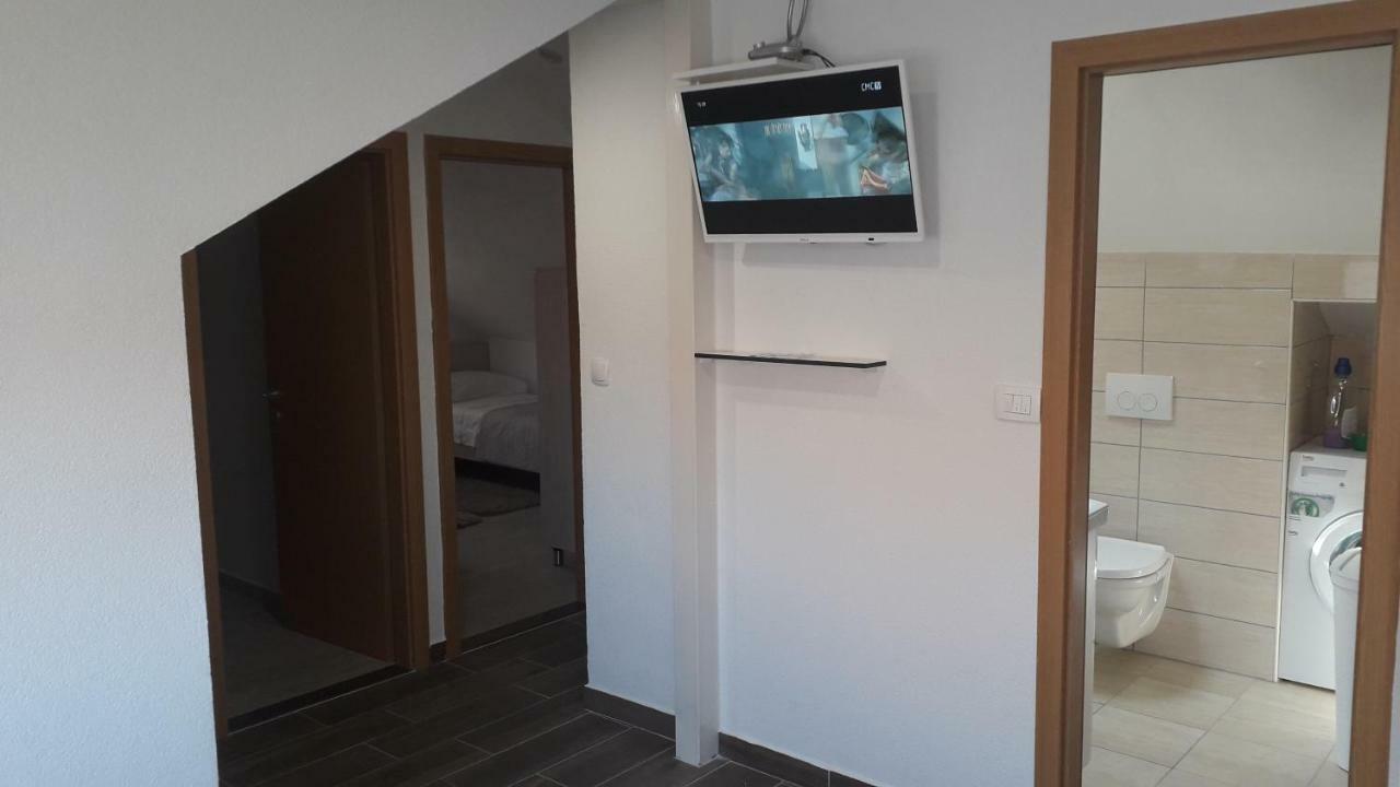 Apartmani Zilic Dugi Rat Exteriör bild
