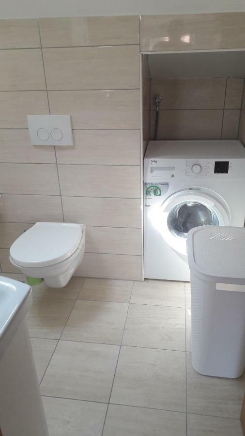 Apartmani Zilic Dugi Rat Exteriör bild