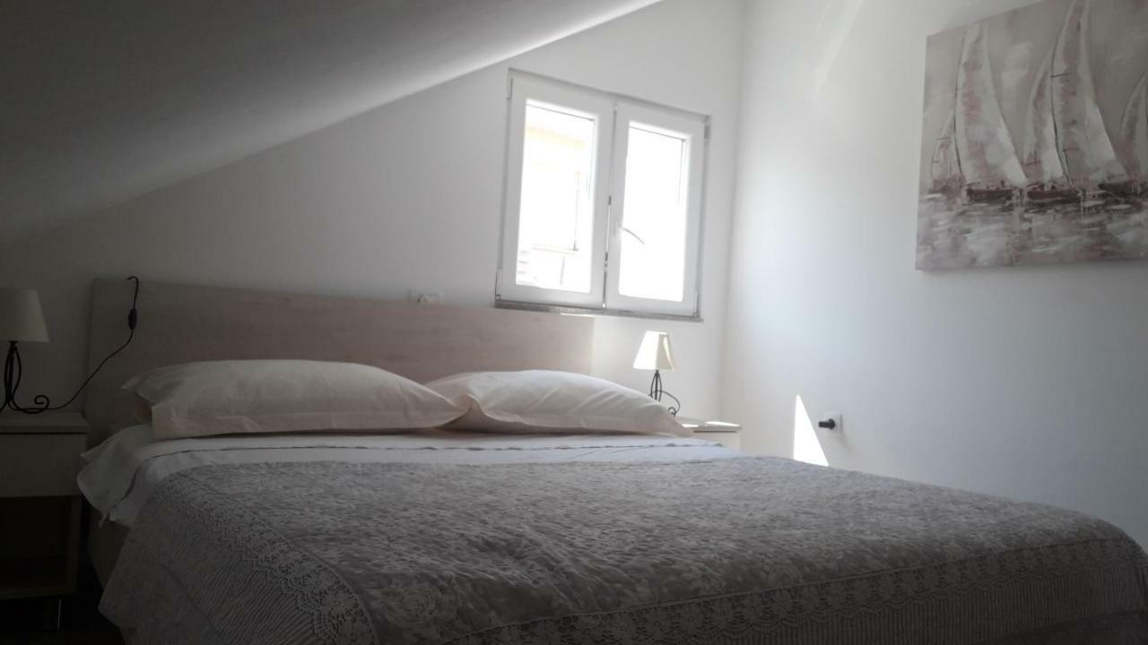 Apartmani Zilic Dugi Rat Exteriör bild