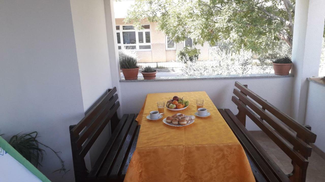 Apartmani Zilic Dugi Rat Exteriör bild