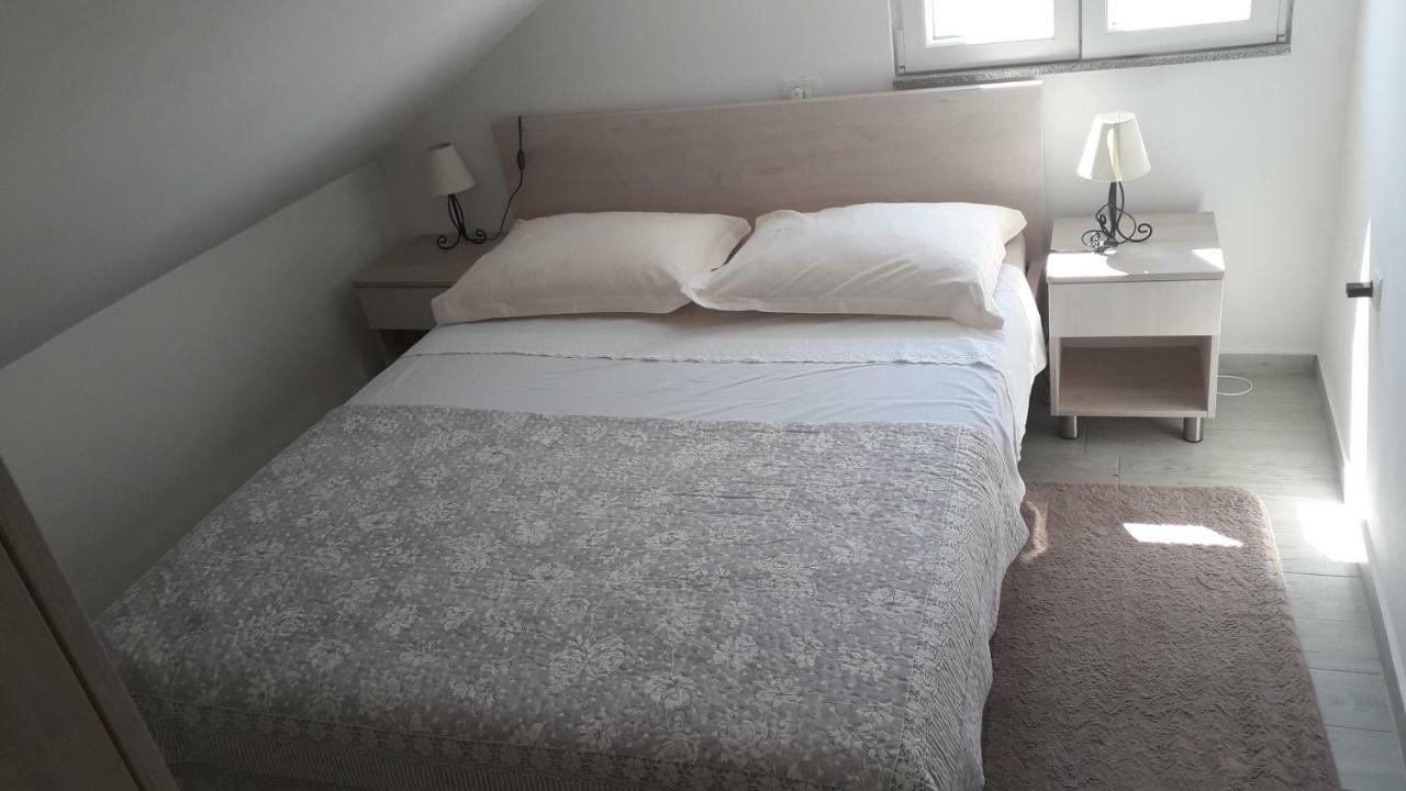 Apartmani Zilic Dugi Rat Exteriör bild